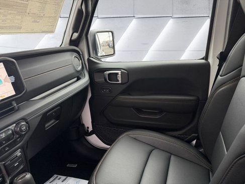 New 2026 Jeep Gladiator Sport AWD/4WD image 10