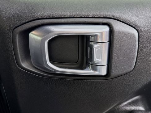 Used 2021 Jeep Wrangler Unlimited Sport image 30