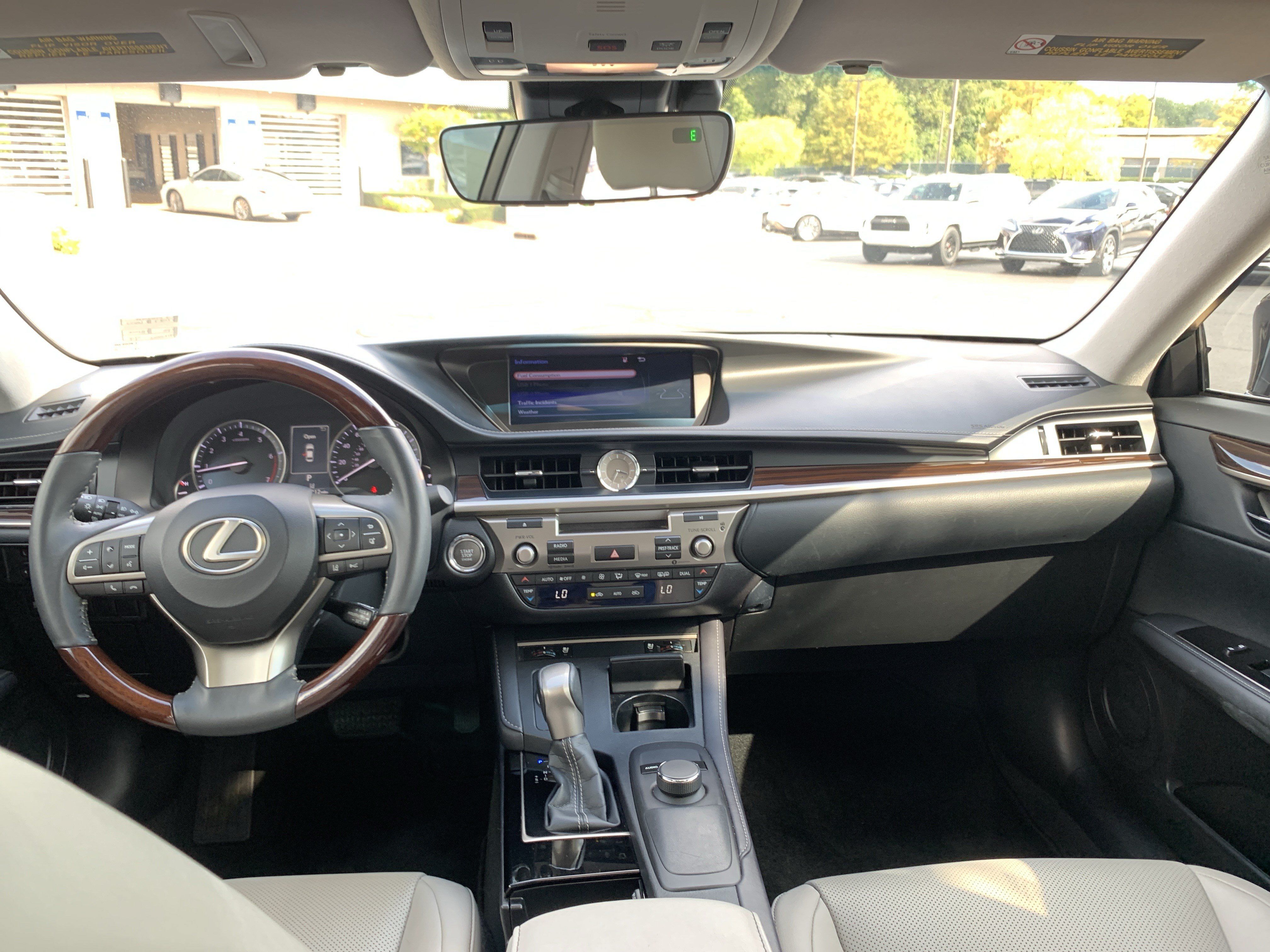 Used 2017 Lexus ES 350 w/ Premium Package FWD image 30