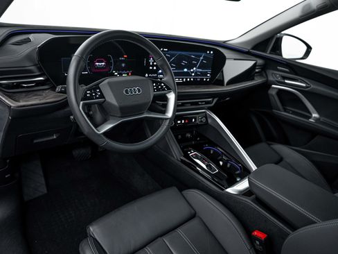 Used 2025 Audi Q5 Premium Plus AWD/4WD image 9