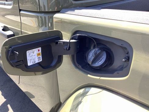 New 2025 Jeep Gladiator Sport image 21