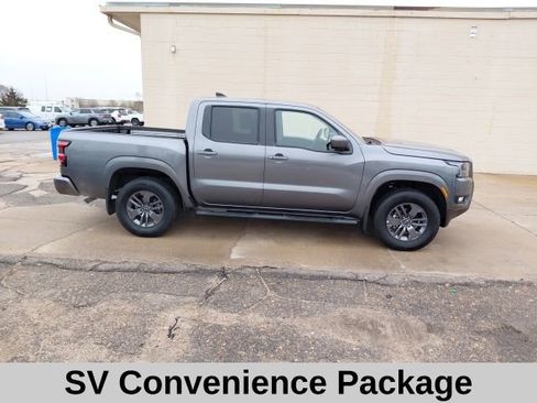 Used 2025 Nissan Frontier SV w/ SV Convenience Package image 3