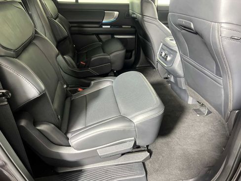 Used 2025 Ford Expedition Max Platinum w/ Driver's Package image 15