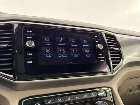 Used 2021 Volkswagen Atlas SEL R-Line image 23