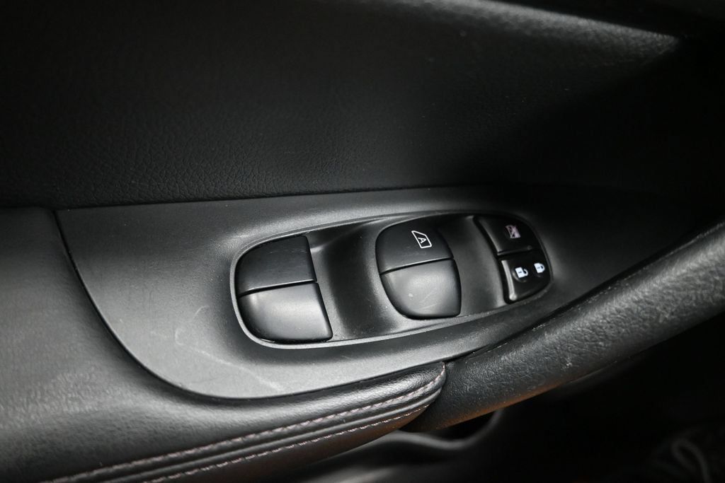 Used 2020 Nissan Rogue SV w/ Premium Package AWD/4WD image 30