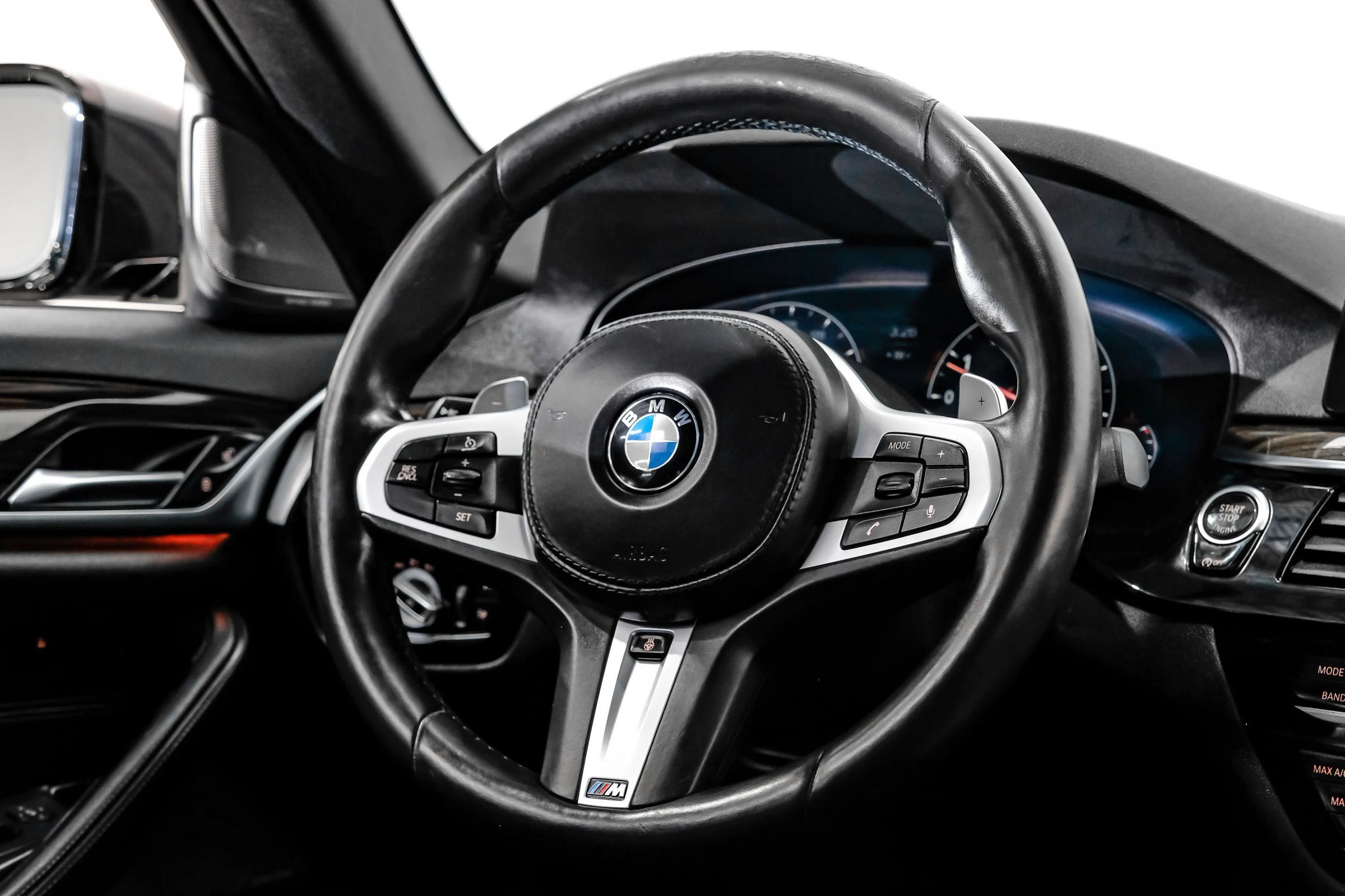 Used 2019 BMW 540i w/ M Sport Package RWD image 26