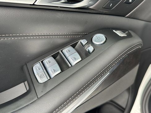 Used 2023 BMW X7 xDrive40i w/ Executive Package image 31