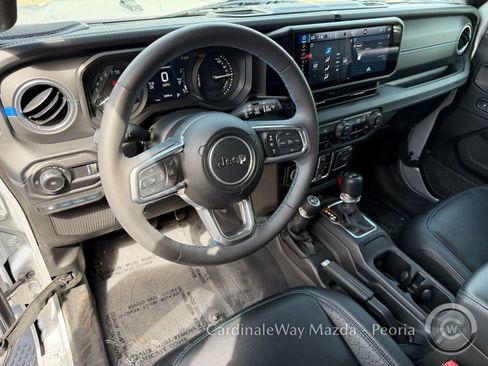 Used 2024 Jeep Wrangler High Altitude AWD/4WD image 15