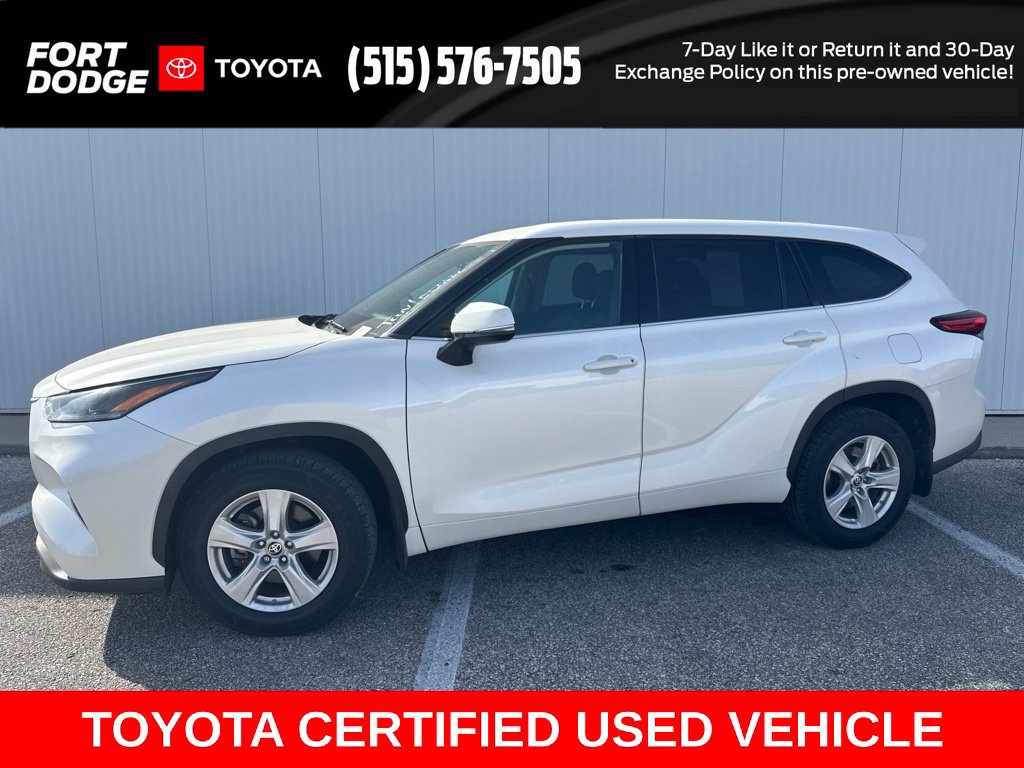Used 2021 Toyota Highlander LE AWD/4WD image 1