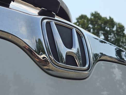 Used 2019 Honda CR-V Touring image 36