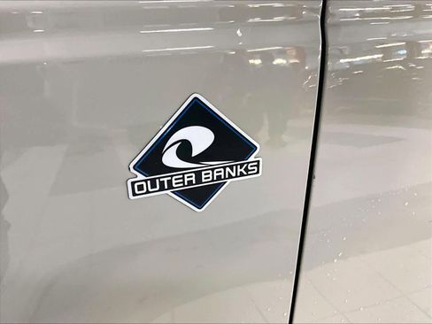 Used 2025 Ford Bronco Outer Banks image 26