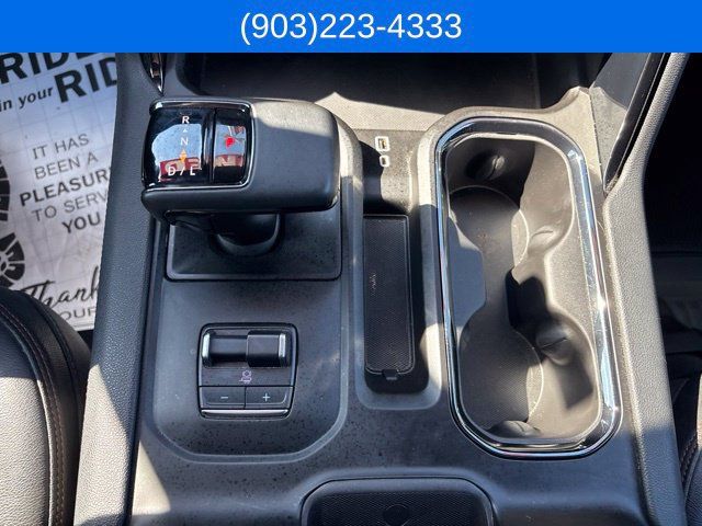 Used 2023 GMC Sierra 1500 AT4 w/ Technology Package AWD/4WD image 30