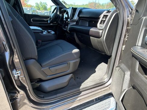Certified 2025 RAM 2500 Big Horn AWD/4WD image 19