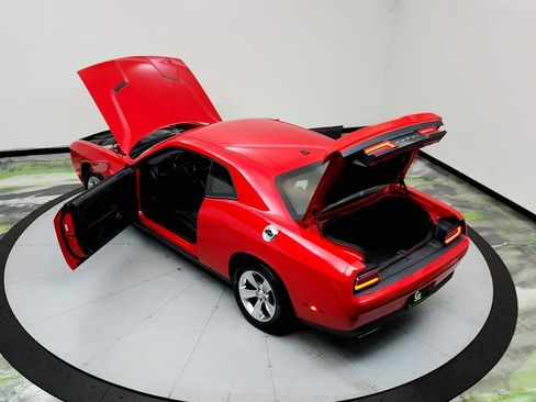 Used 2021 Dodge Challenger SXT RWD image 36