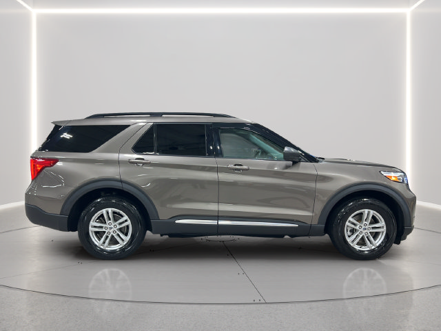 Used 2021 Ford Explorer XLT AWD/4WD image 6