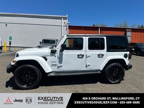 Used 2023 Jeep Wrangler Unlimited Sahara w/ Cold Weather Group AWD/4WD image 9