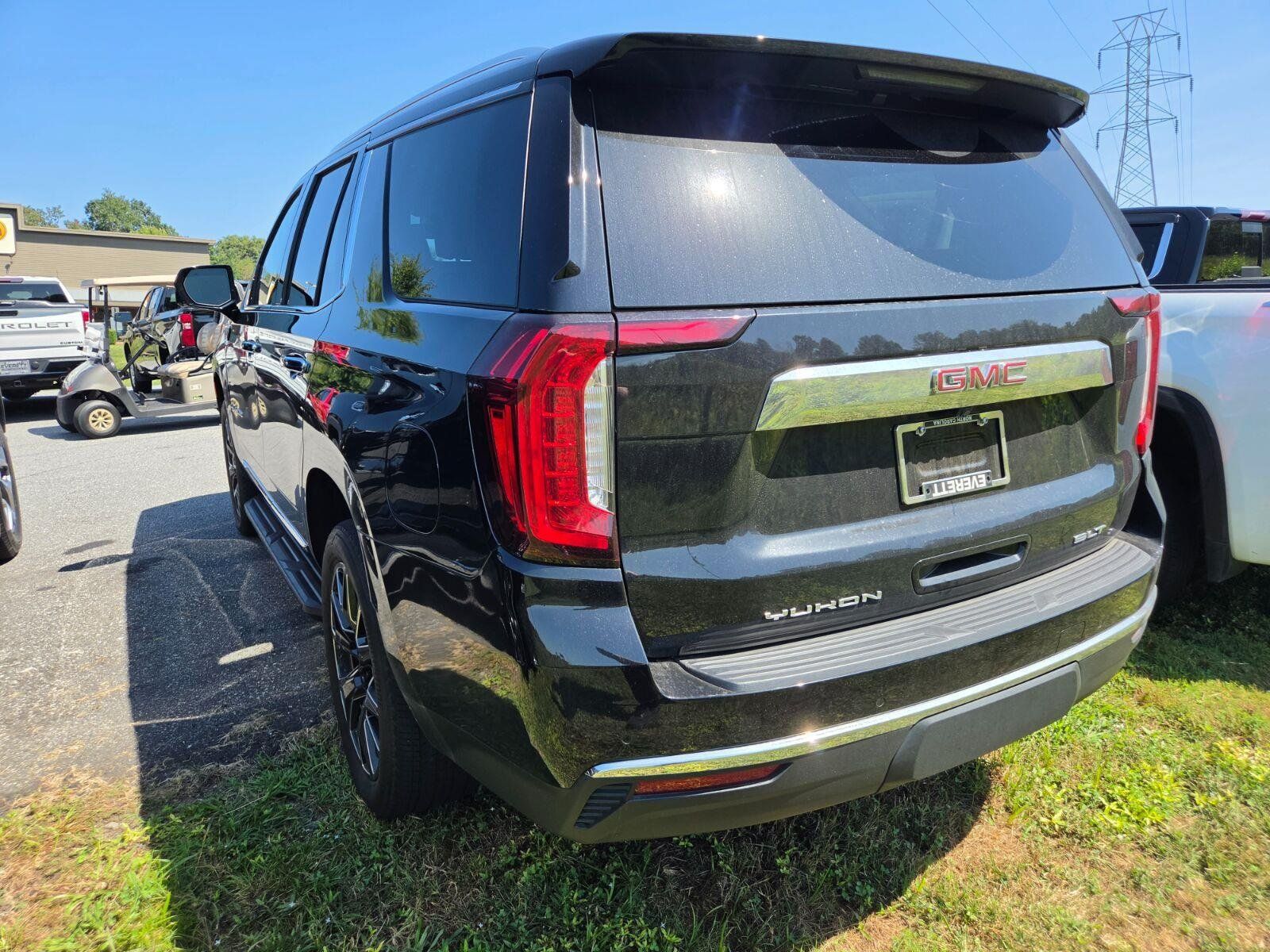 Used 2021 GMC Yukon SLT w/ SLT Premium Package AWD/4WD image 8