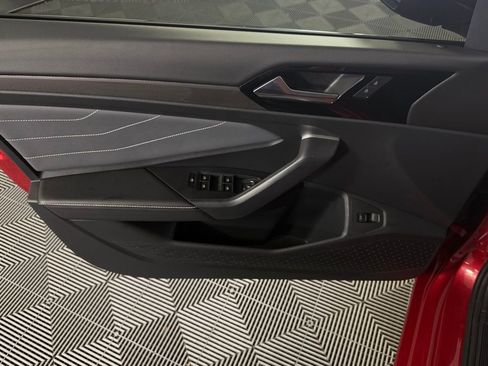 Used 2025 Volkswagen Jetta SEL image 28