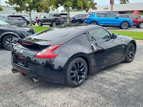 Certified 2019 Nissan 370Z Coupe RWD image 4
