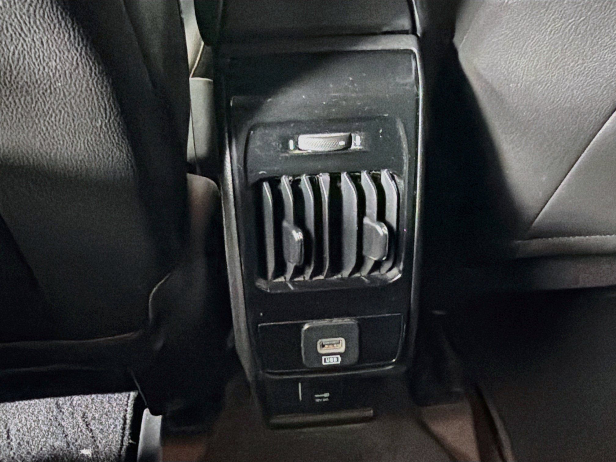 Used 2023 Jeep Compass Latitude AWD/4WD image 27
