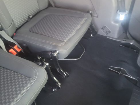 Used 2021 Ford Transit Connect XLT image 31