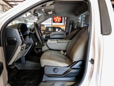Used 2018 Ford F550 2WD Regular Cab Super Duty image 26