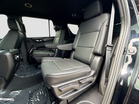 Used 2024 GMC Yukon Denali RWD image 22