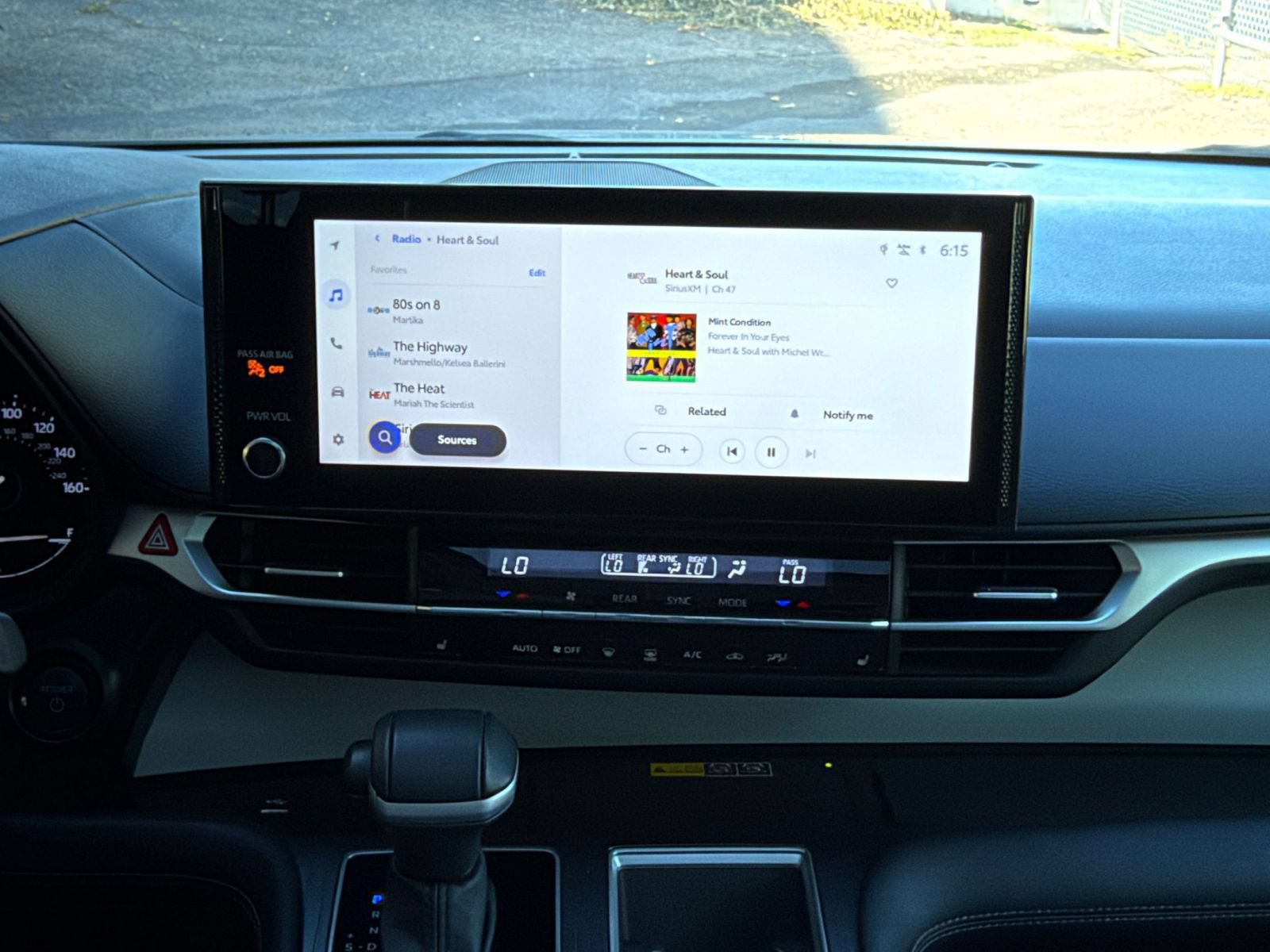 Used 2025 Toyota Sienna XLE FWD image 19