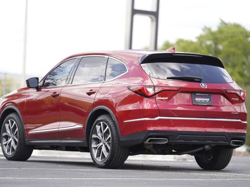 Used 2024 Acura MDX SH-AWD w/ Technology Package image 3