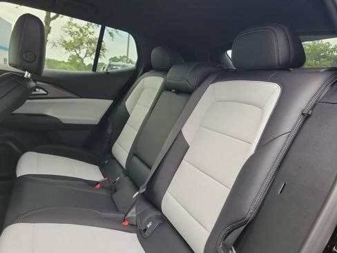 Used 2025 Chevrolet Equinox EV LT FWD image 14