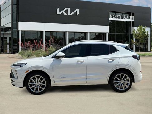 Used 2025 Buick Encore GX Avenir w/ Avenir Technology Package FWD image 5