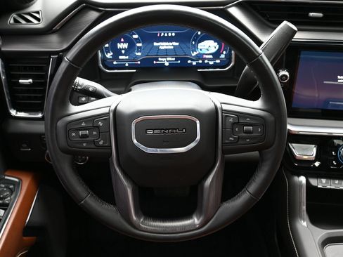 Used 2024 GMC Sierra 3500 Denali Ultimate AWD/4WD image 15