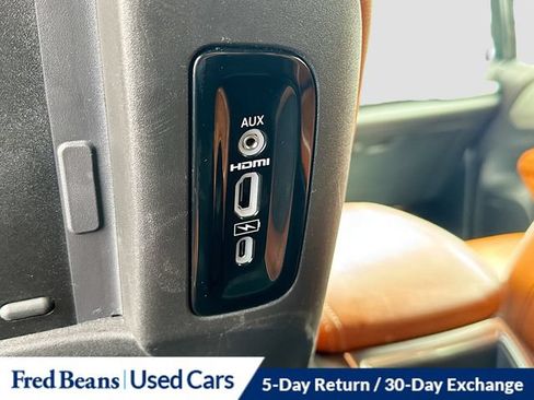 Used 2024 Chrysler Pacifica Pinnacle FWD image 42