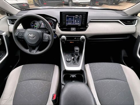Used 2020 Toyota RAV4 XLE image 15