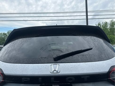 Used 2024 Honda Pilot EX-L image 5