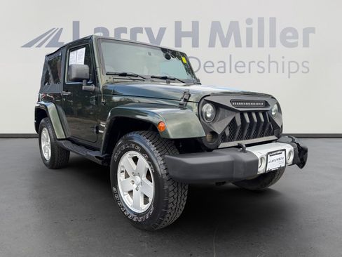Used 2010 Jeep Wrangler Sahara AWD/4WD image 7