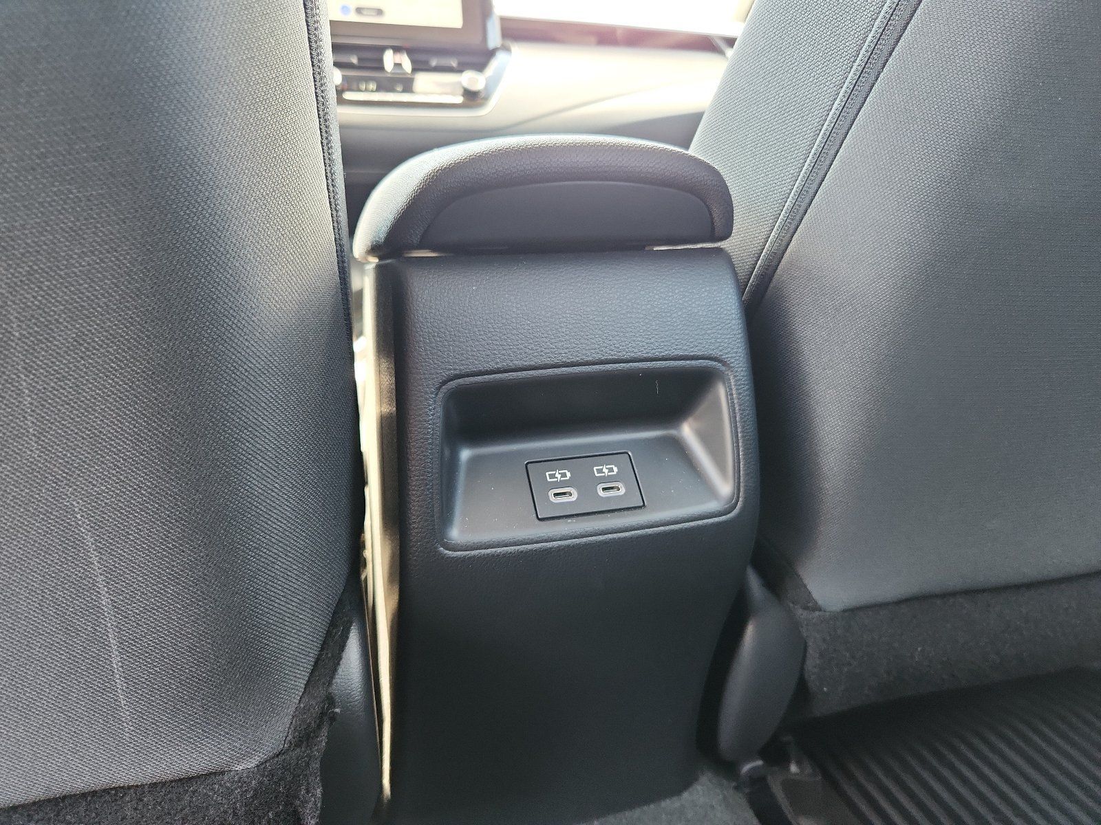 Used 2025 Toyota Corolla LE FWD image 11