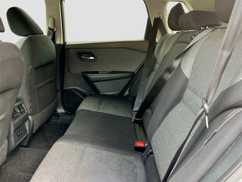 Used 2021 Nissan Rogue SV image 22