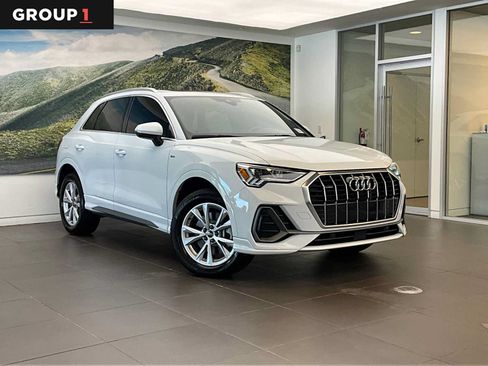 Used 2024 Audi Q3 2.0T Premium w/ Convenience Package AWD/4WD image 1