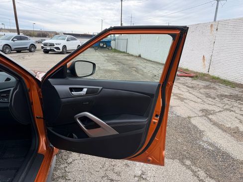 Used 2014 Hyundai Veloster Turbo image 24