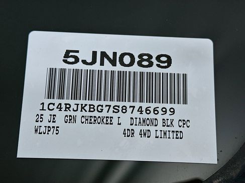 New 2025 Jeep Grand Cherokee L Limited w/ Luxury Tech Group II image 25