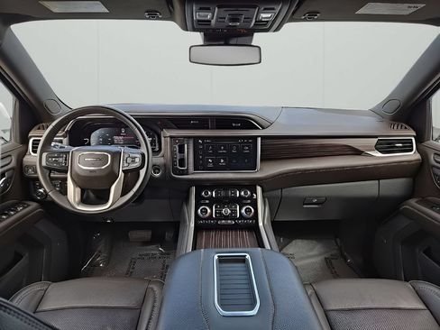 Used 2024 GMC Yukon XL Denali AWD/4WD image 22