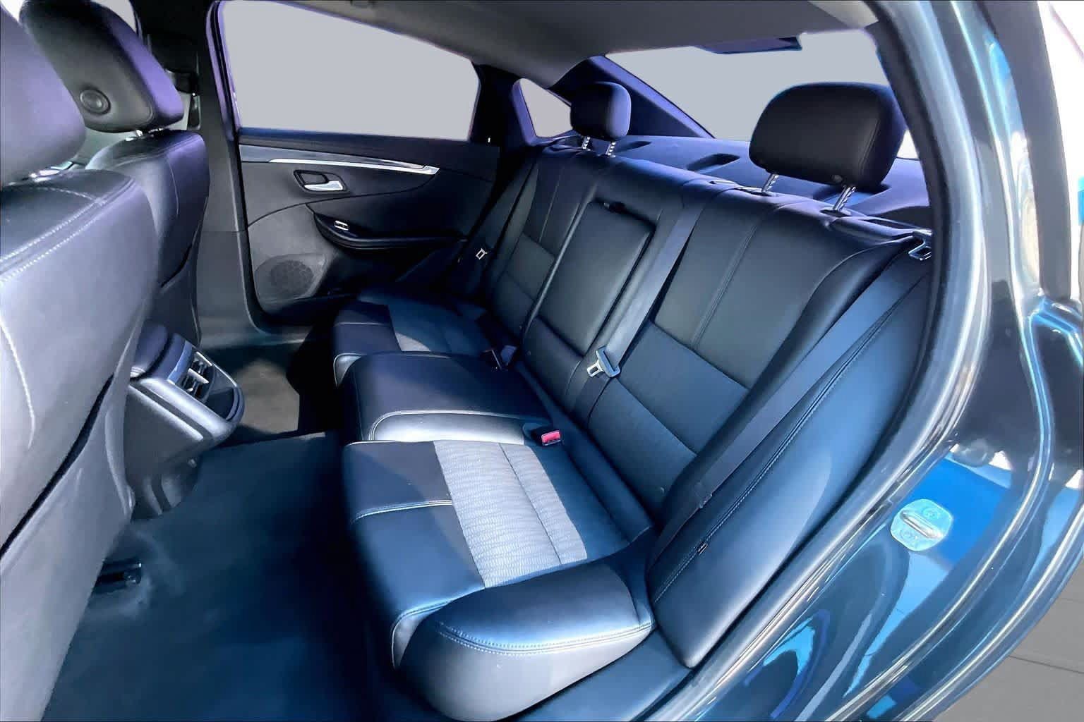 Used 2019 Chevrolet Impala LT FWD image 19