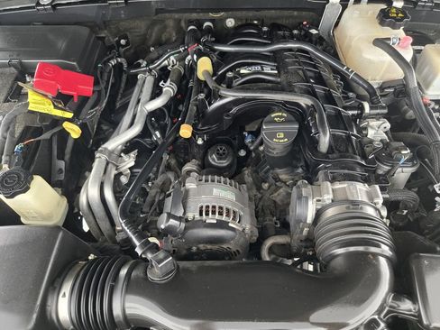 Used 2023 Jeep Gladiator Sport AWD/4WD image 36