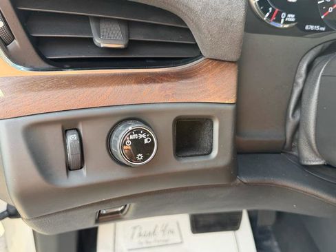 Used 2018 Cadillac Escalade Premium Luxury w/ LPO, Radiant Package image 60