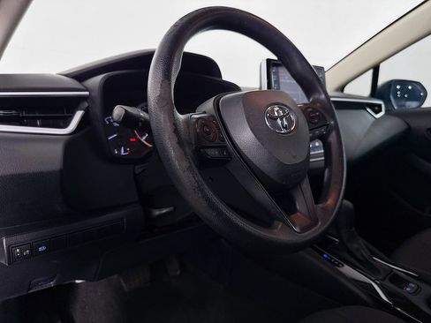 Used 2021 Toyota Corolla LE image 21