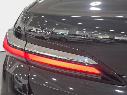 Used 2023 BMW 760i xDrive AWD/4WD image 22