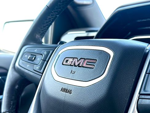 Used 2022 GMC Sierra 1500 SLT image 30