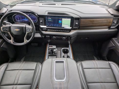 Used 2022 Chevrolet Silverado 1500 High Country w/ Technology Package image 14