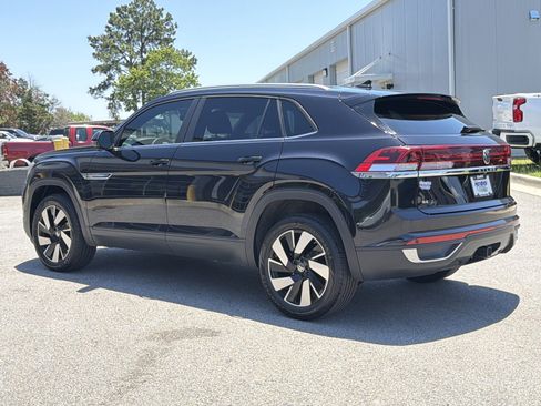 Used 2024 Volkswagen Atlas Cross Sport SE FWD image 10